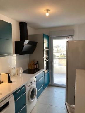 Large flat 15 minutes from the BEACH